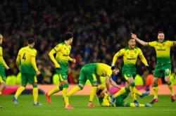 开云下载-诺维奇客场战平，两队互有攻防中路顶阻，保级希望稍浮