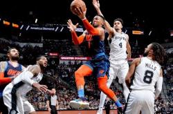 开云体育app-火箭鏖战雷霆，保罗高光表现的简单介绍