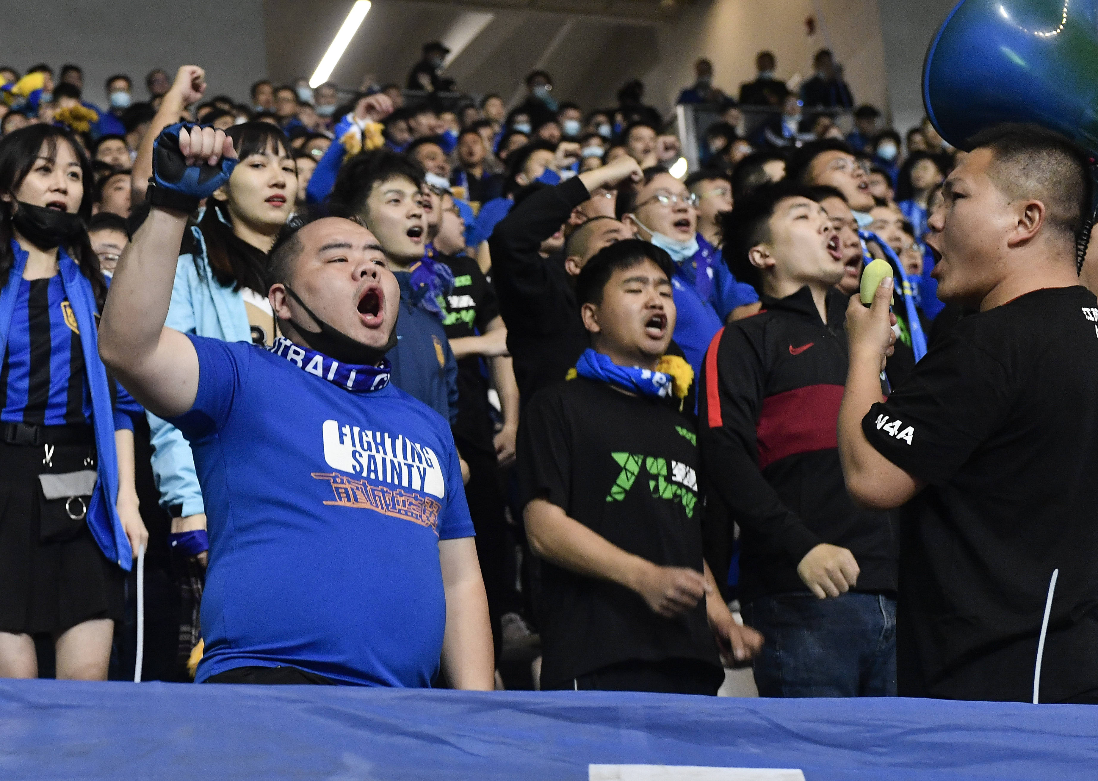 江苏苏宁迎战冲超路，全队备战期待取胜