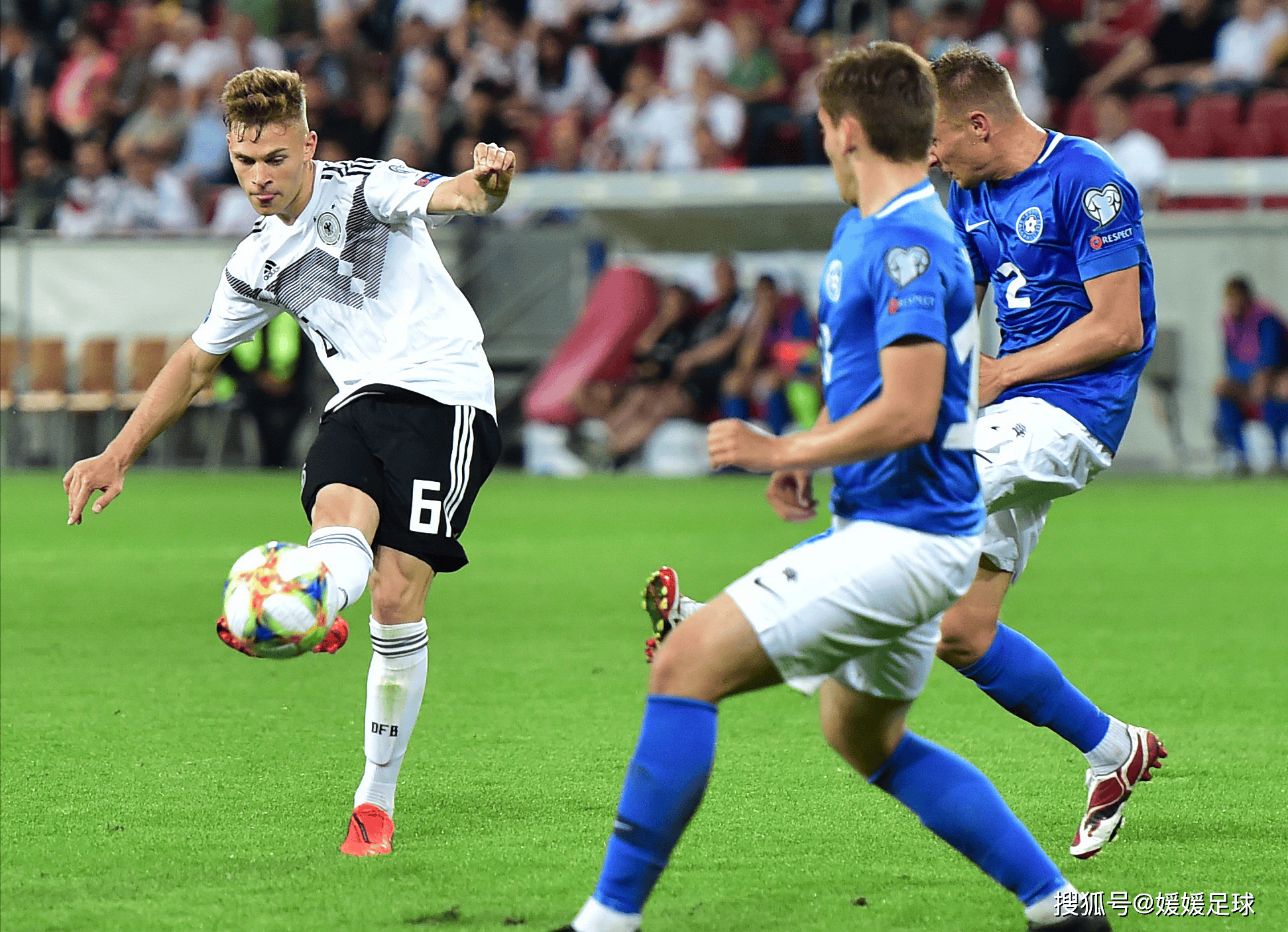 关于惊险赛况！全球足球赛事激动人心的信息