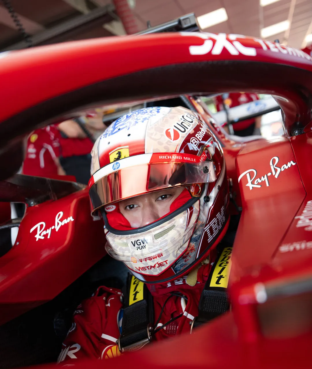 包含红牛车队险胜阿斯顿马丁,勒克莱尔关键制胜的词条 包含红牛车队险胜阿斯顿马丁,勒克莱尔关键制胜的词条